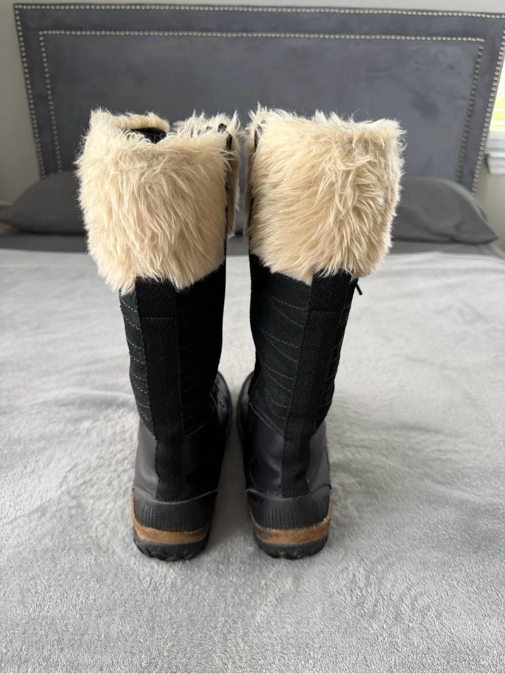Merrell Black Lace-Up Winter Boots with Cream Faux-Fur Cuff